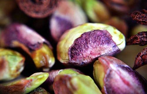 roasting pistachio kernels